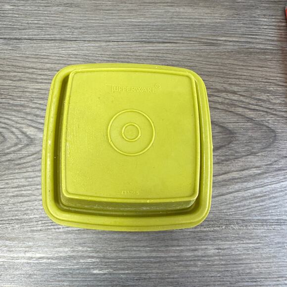 Vtg Tupperware Pick-A-Deli Pickle Container Olive Green White w/ LiftUp Strainer - Picture 3 of 5